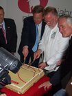 12_ministerpraesident_wulff_torte.jpg