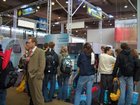 19_schueler_am_stand_lasertechnology.jpg