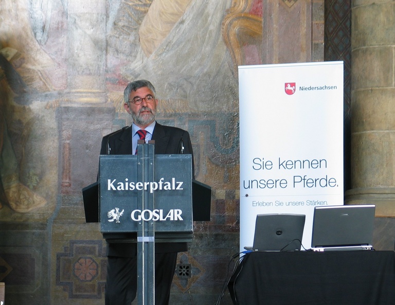 n_02_professor_schade.jpg