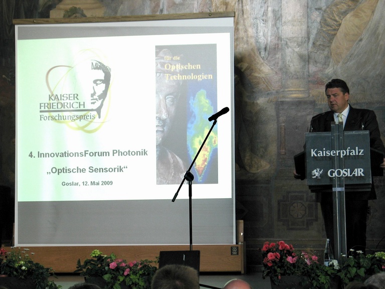 n_04_bundesumweltminister_gabriel2.jpg