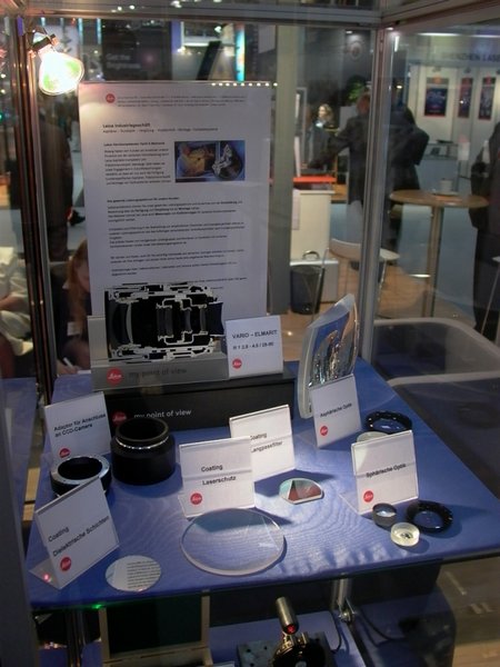 18_vitrine_leicac1.jpg