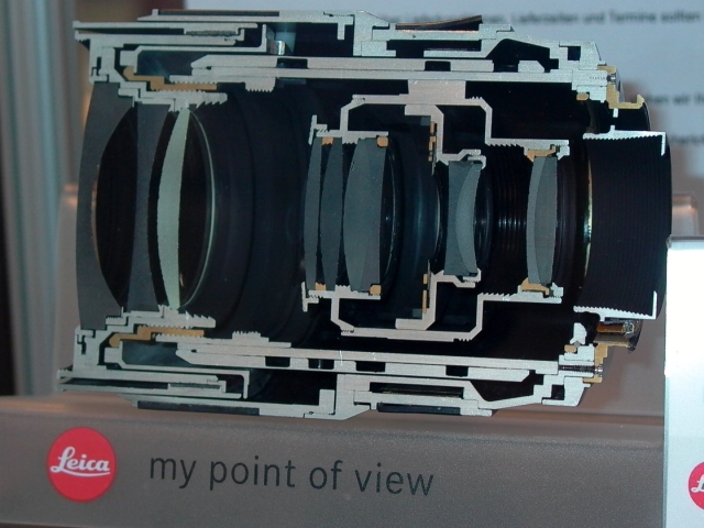19_vitrine_leicac2.jpg